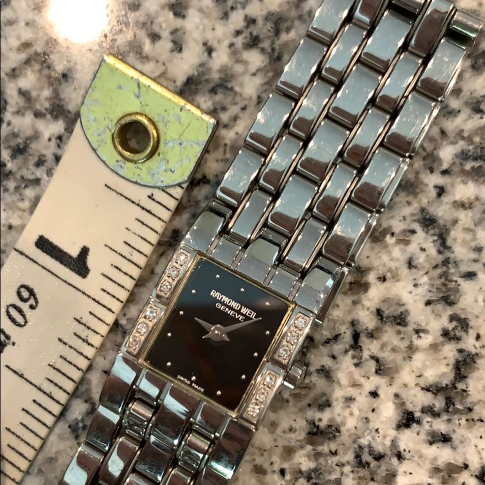 Authentic SS Raymond Weil diamond watch - Picture 5 of 11